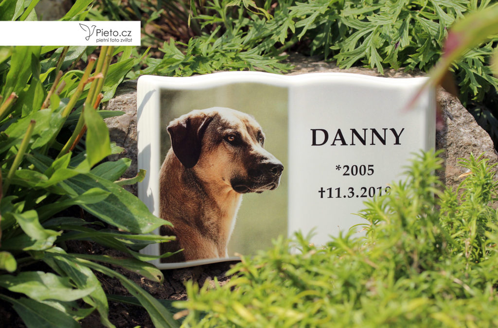 Náhrobní kámen foto na psí hrob